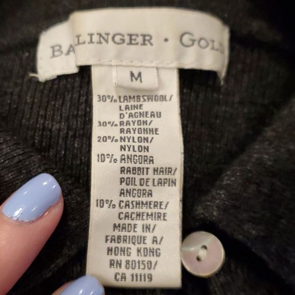 Beautiful heather grey front button sweater floral details * - Picture 5 of 5